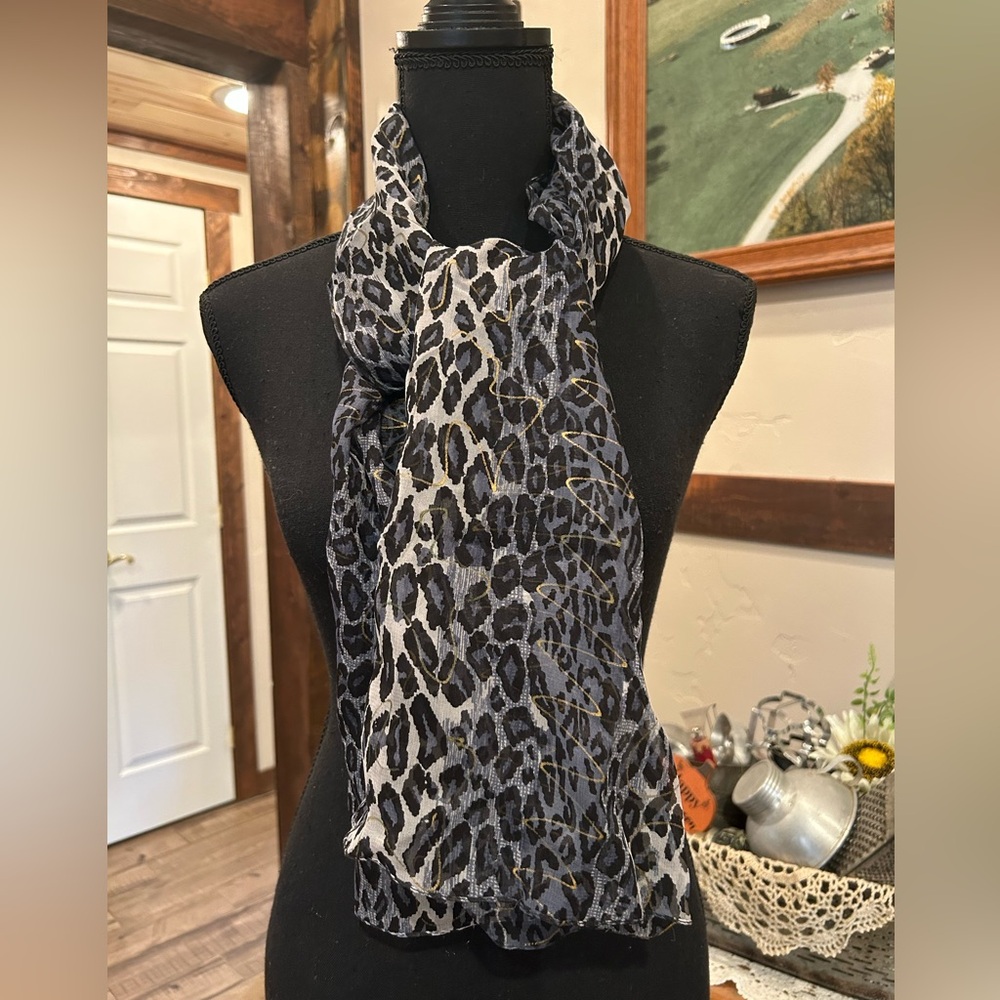 Leopard Print Scarf - Picture 3 of 5
